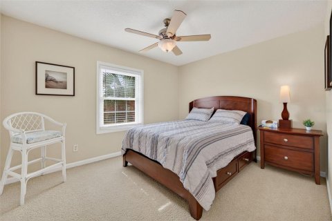 Condo in Saint Petersburg, Florida, 2 bedrooms  № 1909527 - photo 15
