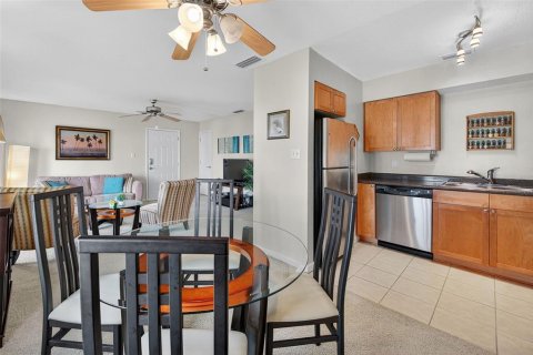 Condo in Saint Petersburg, Florida, 2 bedrooms  № 1909527 - photo 7