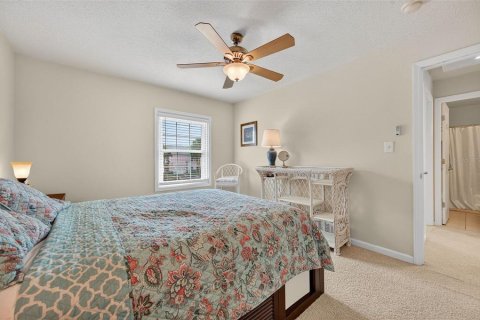 Condo in Saint Petersburg, Florida, 2 bedrooms  № 1909527 - photo 21