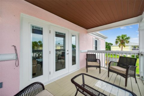 Condo in Saint Petersburg, Florida, 2 bedrooms  № 1909527 - photo 27
