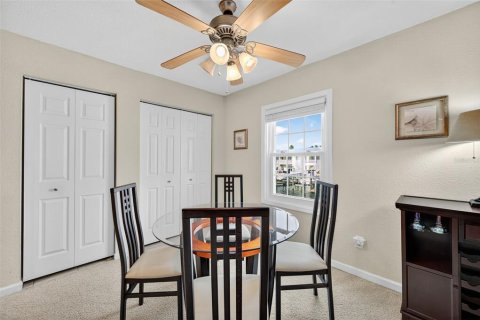 Condo in Saint Petersburg, Florida, 2 bedrooms  № 1909527 - photo 10