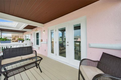 Condo in Saint Petersburg, Florida, 2 bedrooms  № 1909527 - photo 26