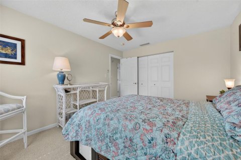 Condo in Saint Petersburg, Florida, 2 bedrooms  № 1909527 - photo 20