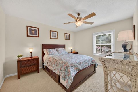 Condo in Saint Petersburg, Florida, 2 bedrooms  № 1909527 - photo 18