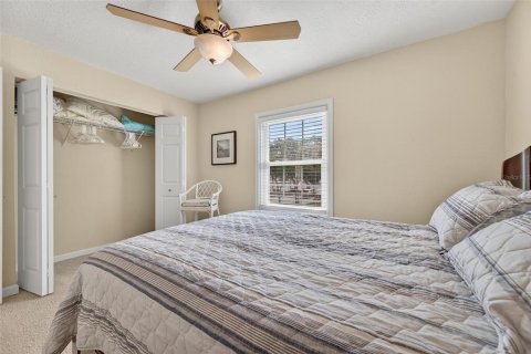 Condo in Saint Petersburg, Florida, 2 bedrooms  № 1909527 - photo 16