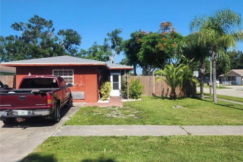 House in Sarasota, Florida 3 bedrooms, 151.99 sq.m. № 1829351 - photo 1