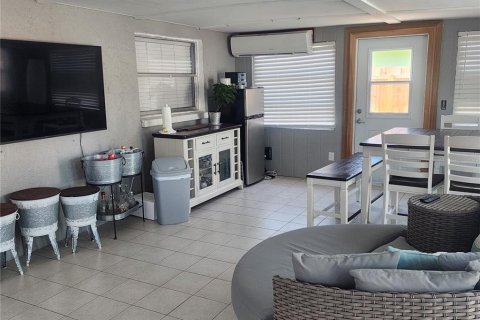 House in Sarasota, Florida 3 bedrooms, 151.99 sq.m. № 1829351 - photo 16