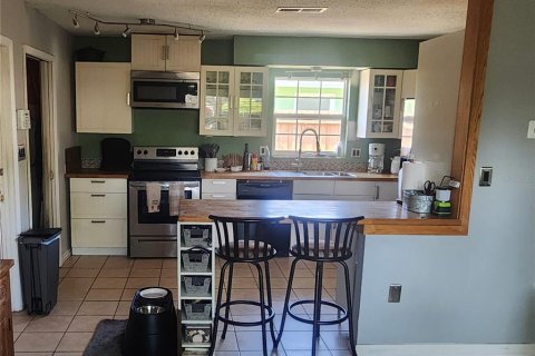 House in Sarasota, Florida 3 bedrooms, 151.99 sq.m. № 1829351 - photo 7