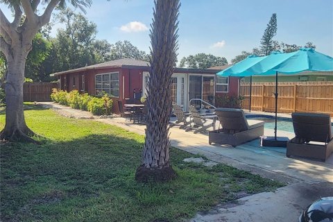 House in Sarasota, Florida 3 bedrooms, 151.99 sq.m. № 1829351 - photo 22