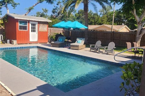 House in Sarasota, Florida 3 bedrooms, 151.99 sq.m. № 1829351 - photo 18
