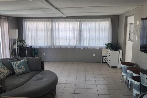 House in Sarasota, Florida 3 bedrooms, 151.99 sq.m. № 1829351 - photo 15
