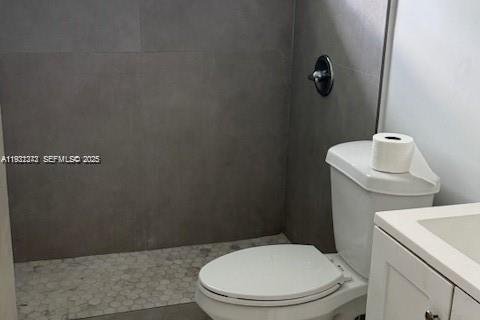 Commercial property in Miami, Florida 178.37 sq.m. № 1990692 - photo 11