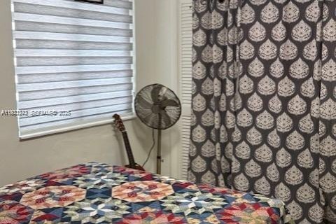 Commercial property in Miami, Florida 178.37 sq.m. № 1990692 - photo 5