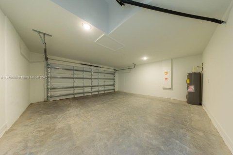 Купить виллу или дом в Лихай-Эйкерс, Флорида 4 комнаты, № 1896340 - фото 26