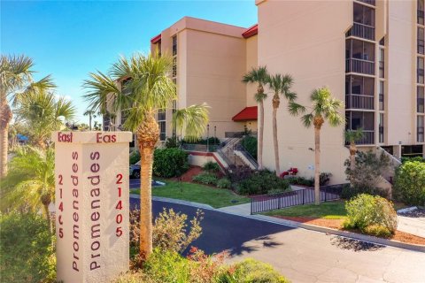Condo in Port Charlotte, Florida, 2 bedrooms  № 1512868 - photo 1
