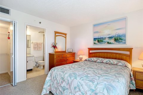 Condo in Port Charlotte, Florida, 2 bedrooms  № 1512868 - photo 13