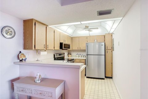Condo in Port Charlotte, Florida, 2 bedrooms  № 1512868 - photo 5