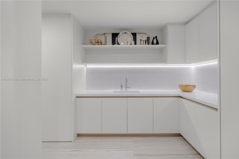 Condominio en venta en Miami, Florida, 4 dormitorios, 427.35 m2 № 1959669 - foto 20