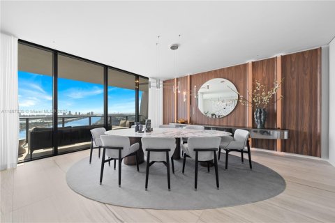 Condominio en venta en Miami, Florida, 4 dormitorios, 427.35 m2 № 1959669 - foto 7