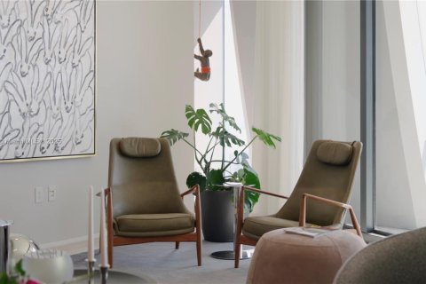 Condominio en venta en Miami, Florida, 4 dormitorios, 427.35 m2 № 1959669 - foto 3