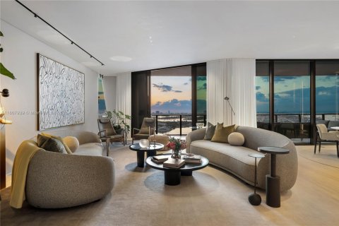 Кондоминиум с 4 спальнями в Майами, Флорида № 1959669