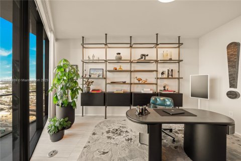 Condominio en venta en Miami, Florida, 4 dormitorios, 427.35 m2 № 1959669 - foto 14