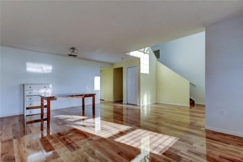 House in Spring Hill, Florida 6 bedrooms, 364.18 sq.m. № 1559605 - photo 2