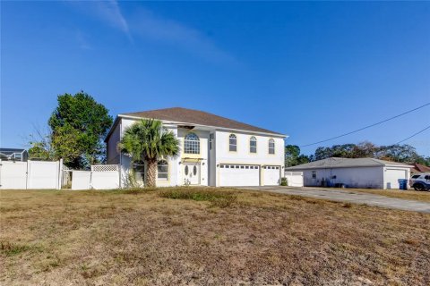 House in Spring Hill, Florida 6 bedrooms, 364.18 sq.m. № 1559605 - photo 1