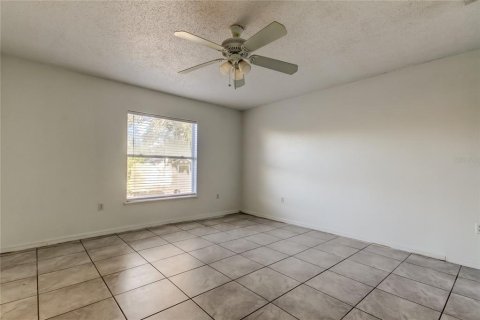 House in Spring Hill, Florida 6 bedrooms, 364.18 sq.m. № 1559605 - photo 19
