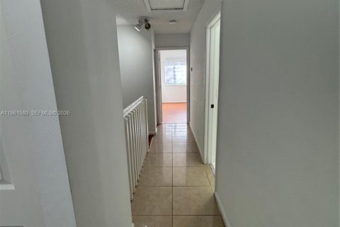 Снять в аренду таунхаус в Корал-Спрингс, Флорида 3 спальни, 108.7м2, № 2024316 - фото 11