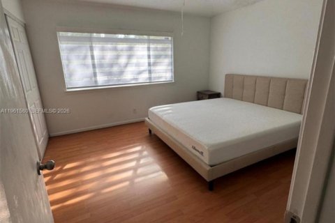 Снять в аренду таунхаус в Корал-Спрингс, Флорида 3 спальни, 108.7м2, № 2024316 - фото 19