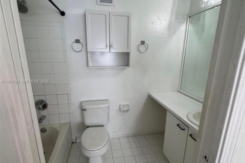 Снять в аренду таунхаус в Корал-Спрингс, Флорида 3 спальни, 108.7м2, № 2024316 - фото 21