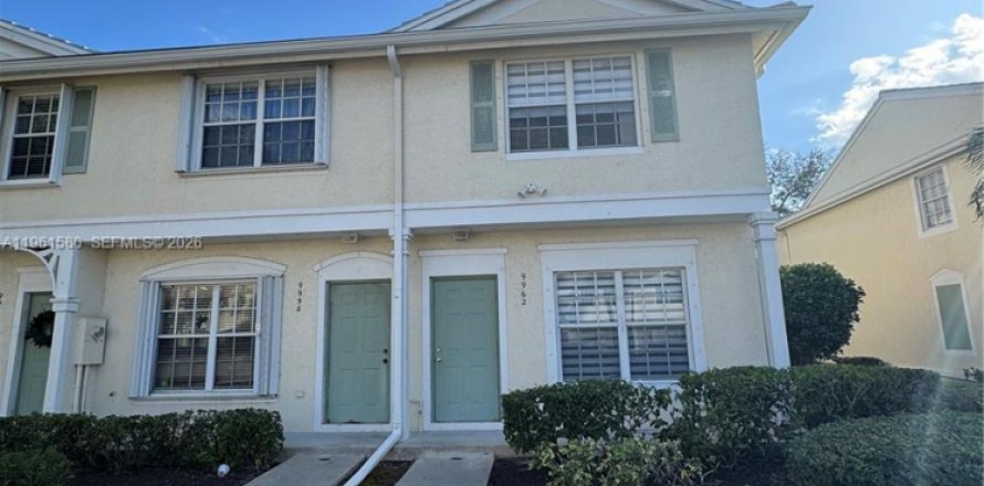 Таунхаус в Корал-Спрингс, Флорида 3 спальни, 108.7м2 № 2024316