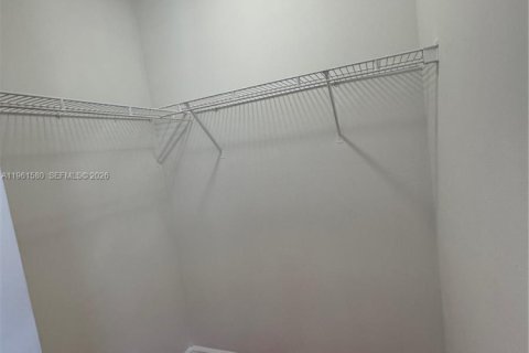 Снять в аренду таунхаус в Корал-Спрингс, Флорида 3 спальни, 108.7м2, № 2024316 - фото 16