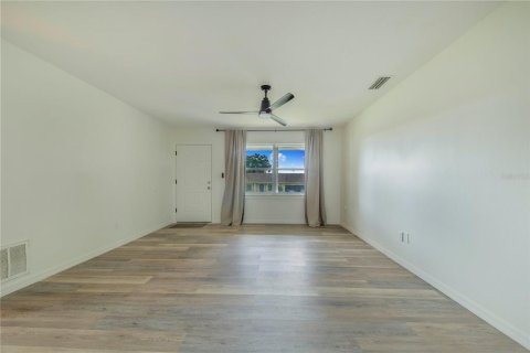 Casa en venta en Lakeland, Florida, 3 dormitorios, 111.2 m2 № 2234730 - foto 8