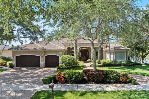 House in Davie, Florida 5 bedrooms, 383.69 sq.m. № 1954496 - photo 1