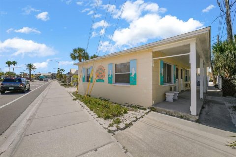 Immobilier commercial à vendre à Madeira Beach, Floride: 125.79 m2 № 2232288 - photo 2