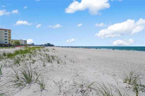 Immobilier commercial à vendre à Madeira Beach, Floride: 125.79 m2 № 2232288 - photo 5