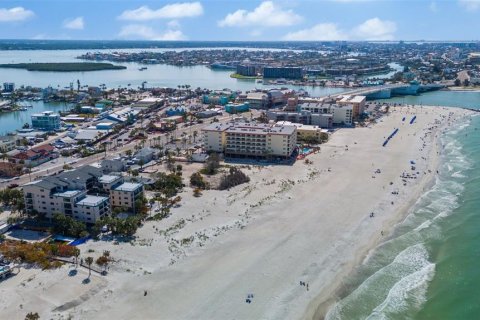 Immobilier commercial à vendre à Madeira Beach, Floride: 125.79 m2 № 2232288 - photo 23