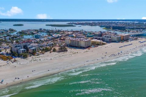 Immobilier commercial à vendre à Madeira Beach, Floride: 125.79 m2 № 2232288 - photo 21
