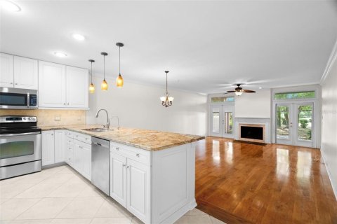 Townhouse in Belleair, Florida 2 bedrooms, 150.5 sq.m. № 1366786 - photo 15