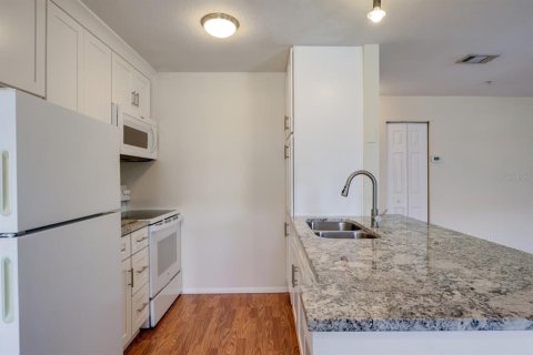Copropriété à vendre à Sarasota, Floride: 2 chambres, 113.71 m2 № 2296542 - photo 10