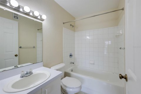 Copropriété à vendre à Sarasota, Floride: 2 chambres, 113.71 m2 № 2296542 - photo 18