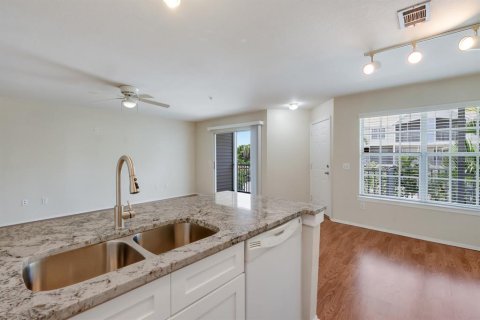 Copropriété à vendre à Sarasota, Floride: 2 chambres, 113.71 m2 № 2296542 - photo 12