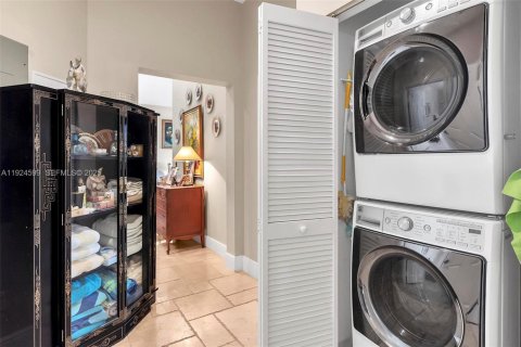 Copropriété à louer à Miami, Floride: 2 chambres, 150.97 m2 № 1982950 - photo 7