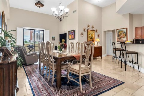 Copropriété à louer à Miami, Floride: 2 chambres, 150.97 m2 № 1982950 - photo 1