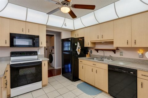Villa ou maison à vendre à Englewood, Floride: 2 chambres, 153.1 m2 № 2156417 - photo 13