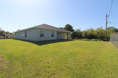 House in Port Charlotte, Florida 3 bedrooms, 140.75 sq.m. № 1628399 - photo 29
