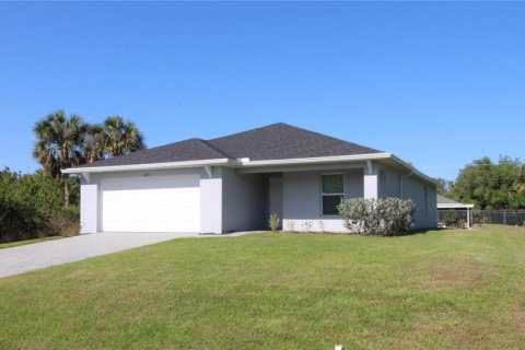 House in Port Charlotte, Florida 3 bedrooms, 140.75 sq.m. № 1628399 - photo 2