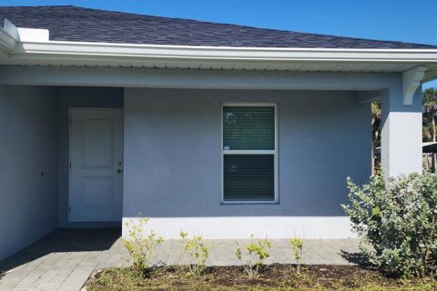 House in Port Charlotte, Florida 3 bedrooms, 140.75 sq.m. № 1628399 - photo 3